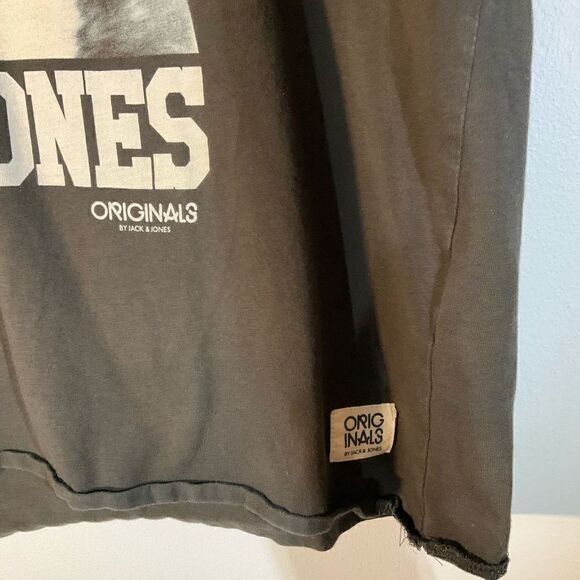 Jack and Jones Distressed Boston Terrier TShirt, Large - Picture 7 of 10